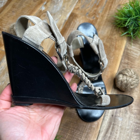 Sigerson Morrison Black Leather T-Strap Wedge Sandals - Picture 7 of 10